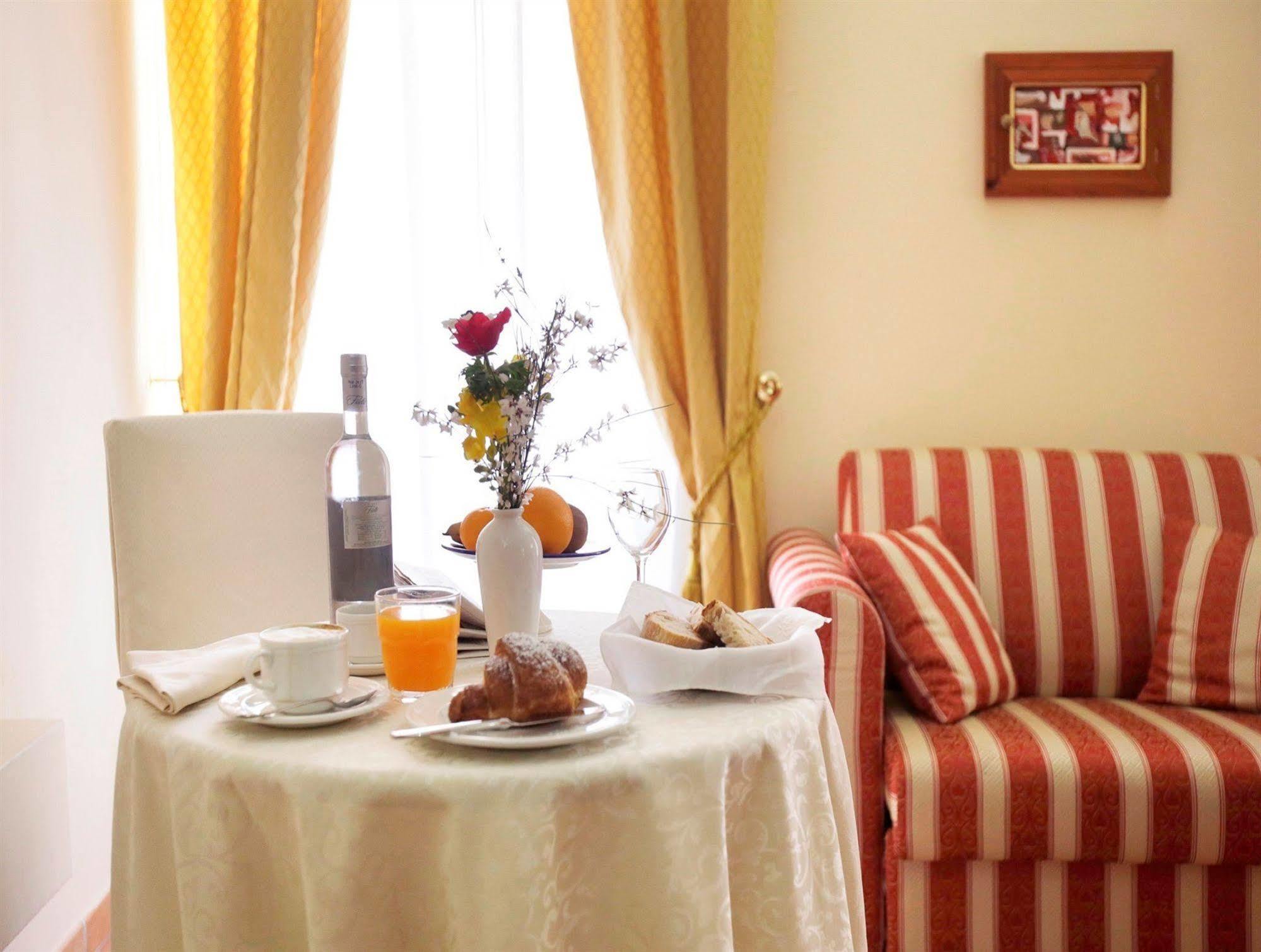 Hotel Ristorante Garibaldi Frosinone Esterno foto