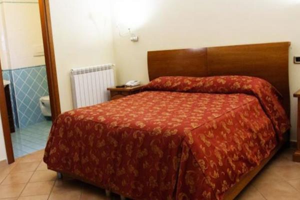 Hotel Ristorante Garibaldi Frosinone Esterno foto